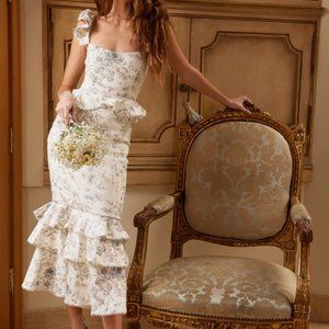 V chapman - The Violet Dress